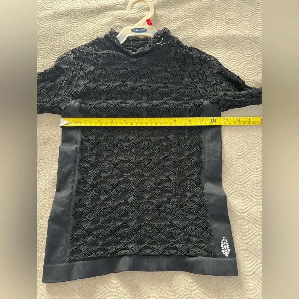 Free People Diamond Lace mock neck top in black size m/l